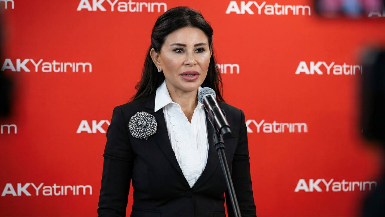 Suzan Sabancı açıklaması sonrası Akbank görseli